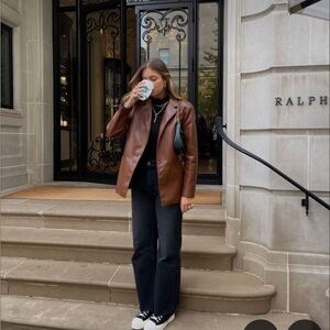 Aritzia Leather jacket / wilfred leather blazer